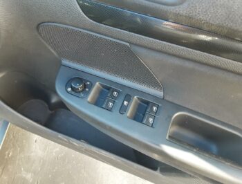 Right Front Master Switch