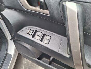 Right Front Master Switch