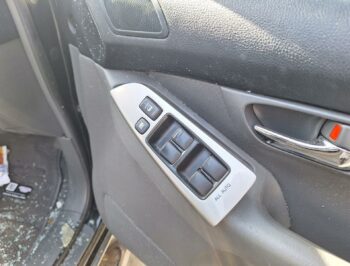 Right Front Master Switch