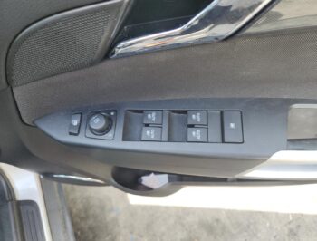 Right Front Master Switch