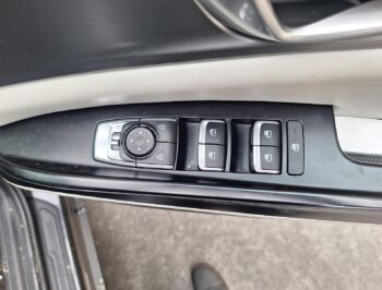 Right Front Master Switch